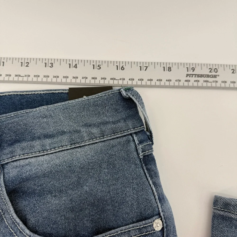 True Religion Geno SN Flap Slim Jeans 32 Light Icy Blue Pine Wash 700859‎ NEW